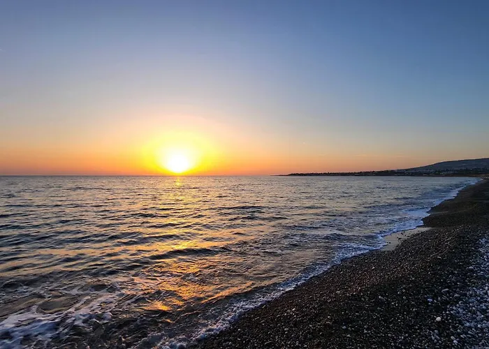 Calm Seaview Nest On The Hillside