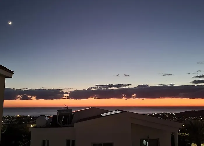 Lägenhet Calm Seaview Nest On The Hillside